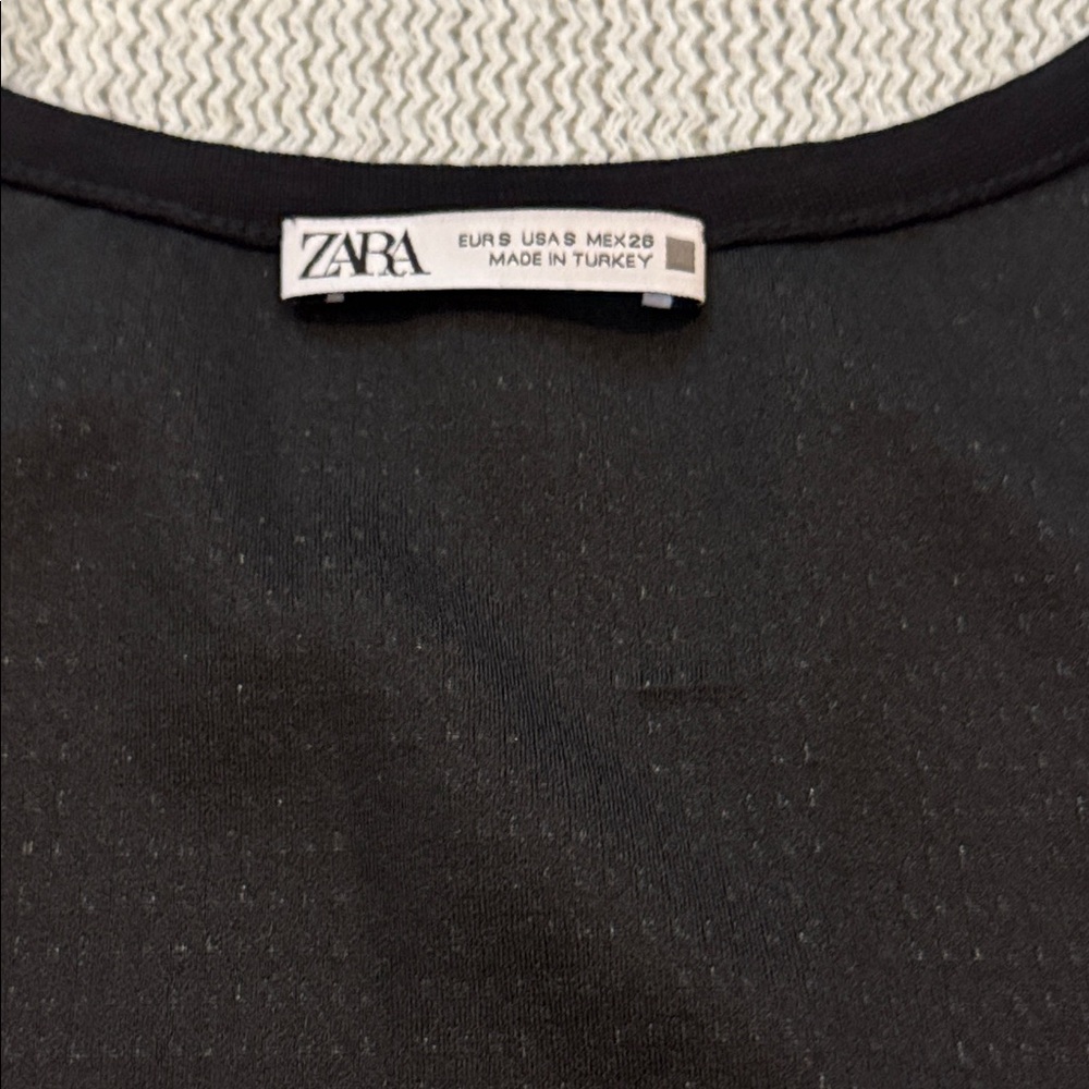 Zara Black-Trim Red & White Check Zip Cropped Tank - Picture 2 of 3